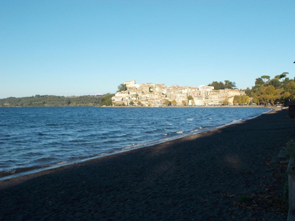 Вілла La Torretta Del Lago Анґуїллара-Сабація Екстер'єр фото