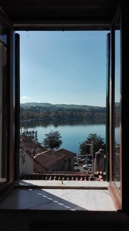 Вілла La Torretta Del Lago Анґуїллара-Сабація Екстер'єр фото